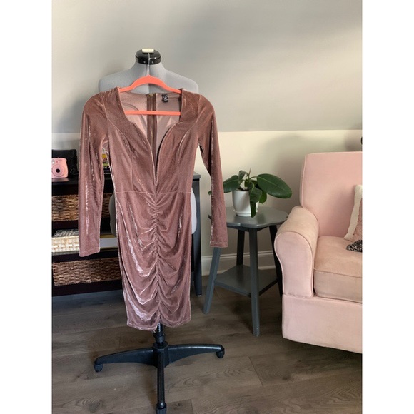 Windsor Velour Deep Plunge Scrunch Dress - Picture 1 of 5